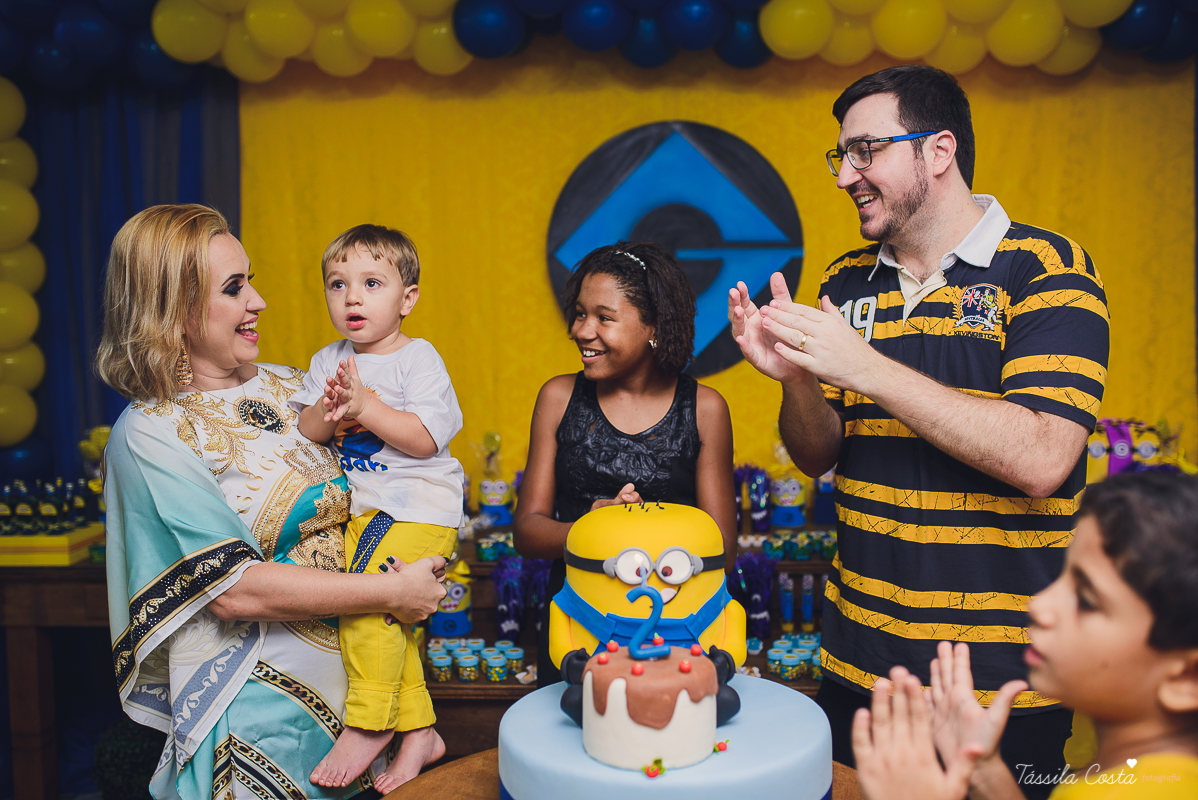 Tássila Costa, fotografia em Vila Velha, festa infantil em  Vila Velha, Cerimonial Victórias, cerimonial em Itaparica, festa de menino, minions, decoração dos minions, festa pequena, festa linda, mãe de menino, davi ant&