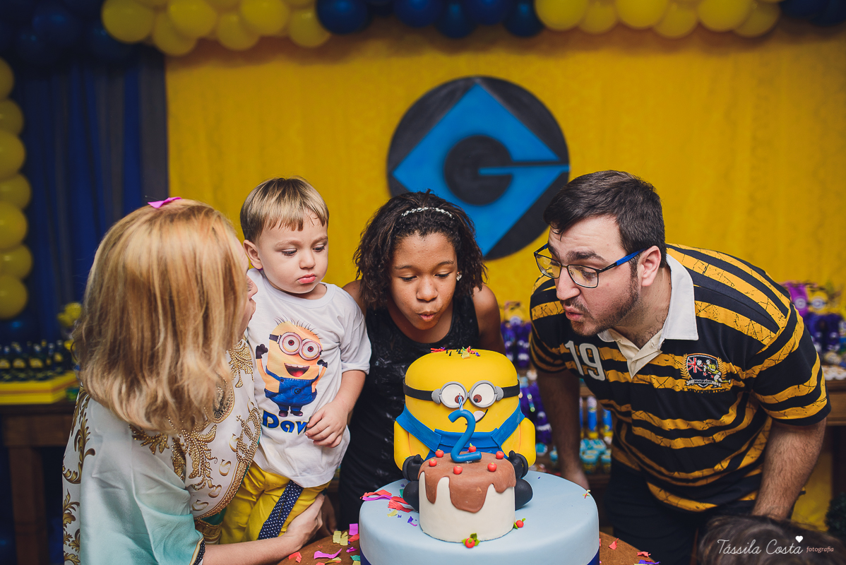 Tássila Costa, fotografia em Vila Velha, festa infantil em  Vila Velha, Cerimonial Victórias, cerimonial em Itaparica, festa de menino, minions, decoração dos minions, festa pequena, festa linda, mãe de menino, davi ant&