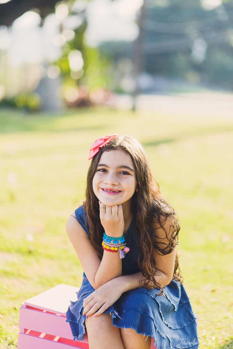 fotos feitas na ilha do frade, ensaio de família na ilha do frade, fotos de menina de 10 anos, looks para ensaio fotográfico, fotos com dia nublado em vitória es, fotografia em vitória es, fotógrafa especializada em ensaio externo, fotógrafa especializada
