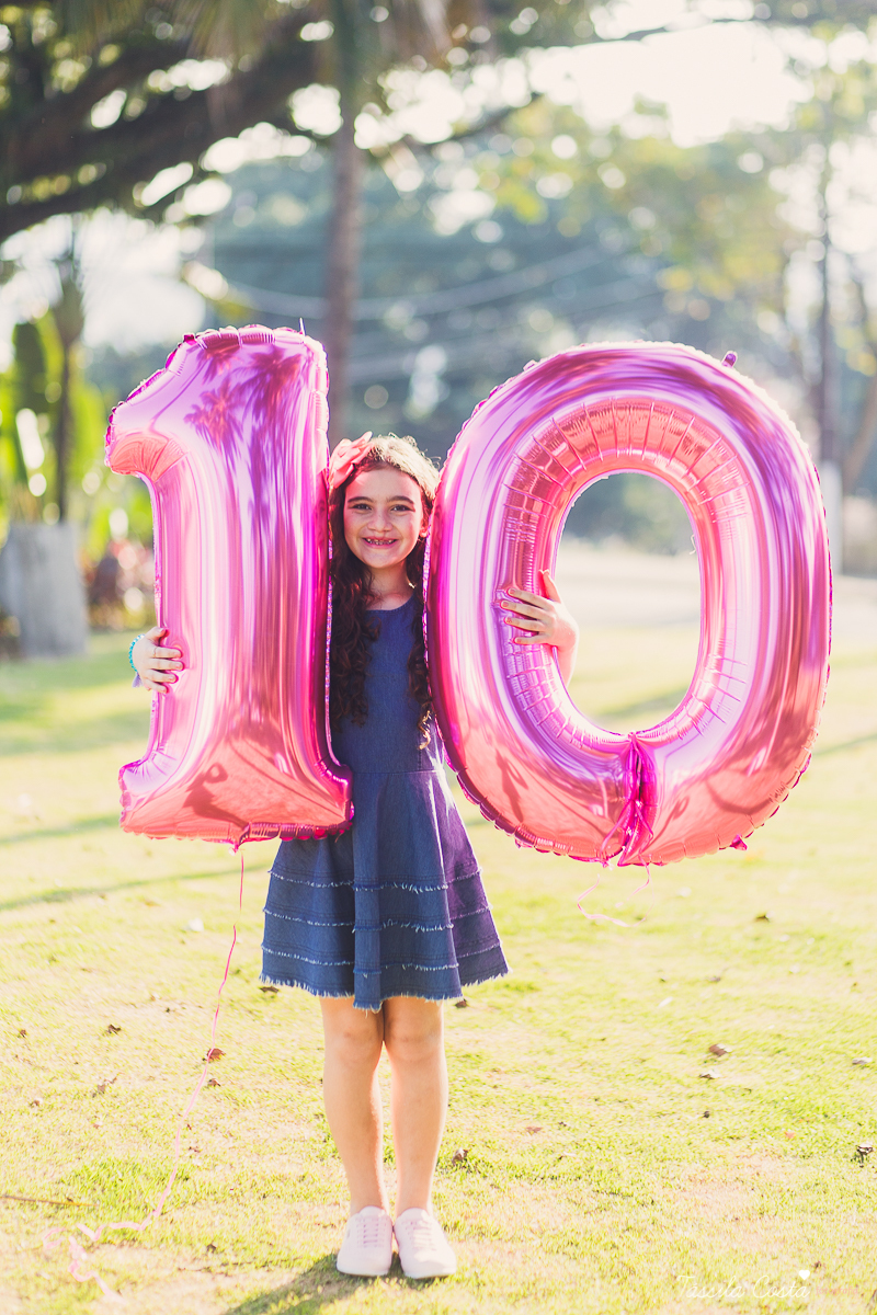 fotos feitas na ilha do frade, ensaio de família na ilha do frade, fotos de menina de 10 anos, looks para ensaio fotográfico, fotos com dia nublado em vitória es, fotografia em vitória es, fotógrafa especializada em ensaio externo, fotógrafa especializada
