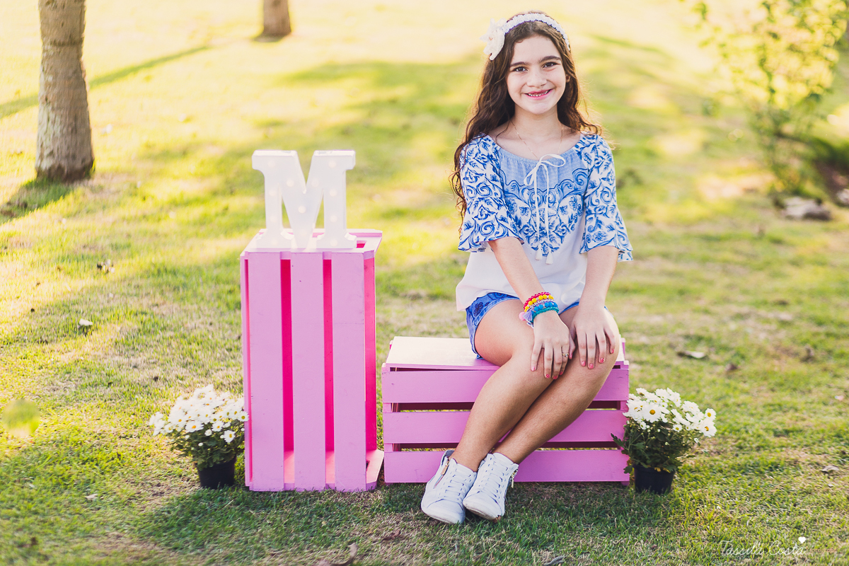 fotos feitas na ilha do frade, ensaio de família na ilha do frade, fotos de menina de 10 anos, looks para ensaio fotográfico, fotos com dia nublado em vitória es, fotografia em vitória es, fotógrafa especializada em ensaio externo, fotógrafa especializada