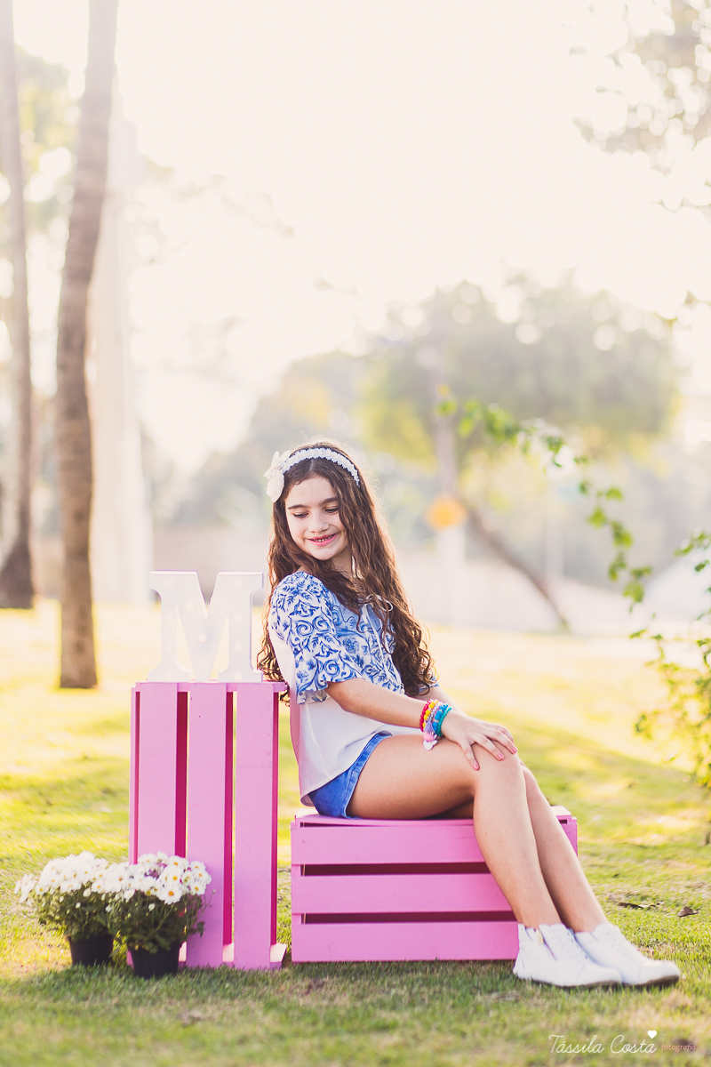 fotos feitas na ilha do frade, ensaio de família na ilha do frade, fotos de menina de 10 anos, looks para ensaio fotográfico, fotos com dia nublado em vitória es, fotografia em vitória es, fotógrafa especializada em ensaio externo, fotógrafa especializada