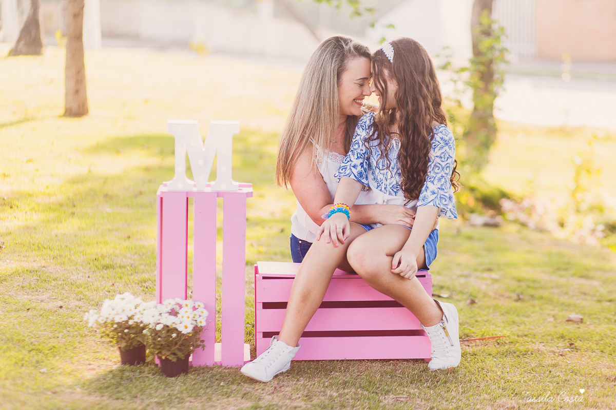 fotos feitas na ilha do frade, ensaio de família na ilha do frade, fotos de menina de 10 anos, looks para ensaio fotográfico, fotos com dia nublado em vitória es, fotografia em vitória es, fotógrafa especializada em ensaio externo, fotógrafa especializada