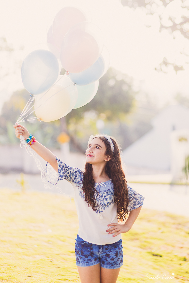 fotos feitas na ilha do frade, ensaio de família na ilha do frade, fotos de menina de 10 anos, looks para ensaio fotográfico, fotos com dia nublado em vitória es, fotografia em vitória es, fotógrafa especializada em ensaio externo, fotógrafa especializada