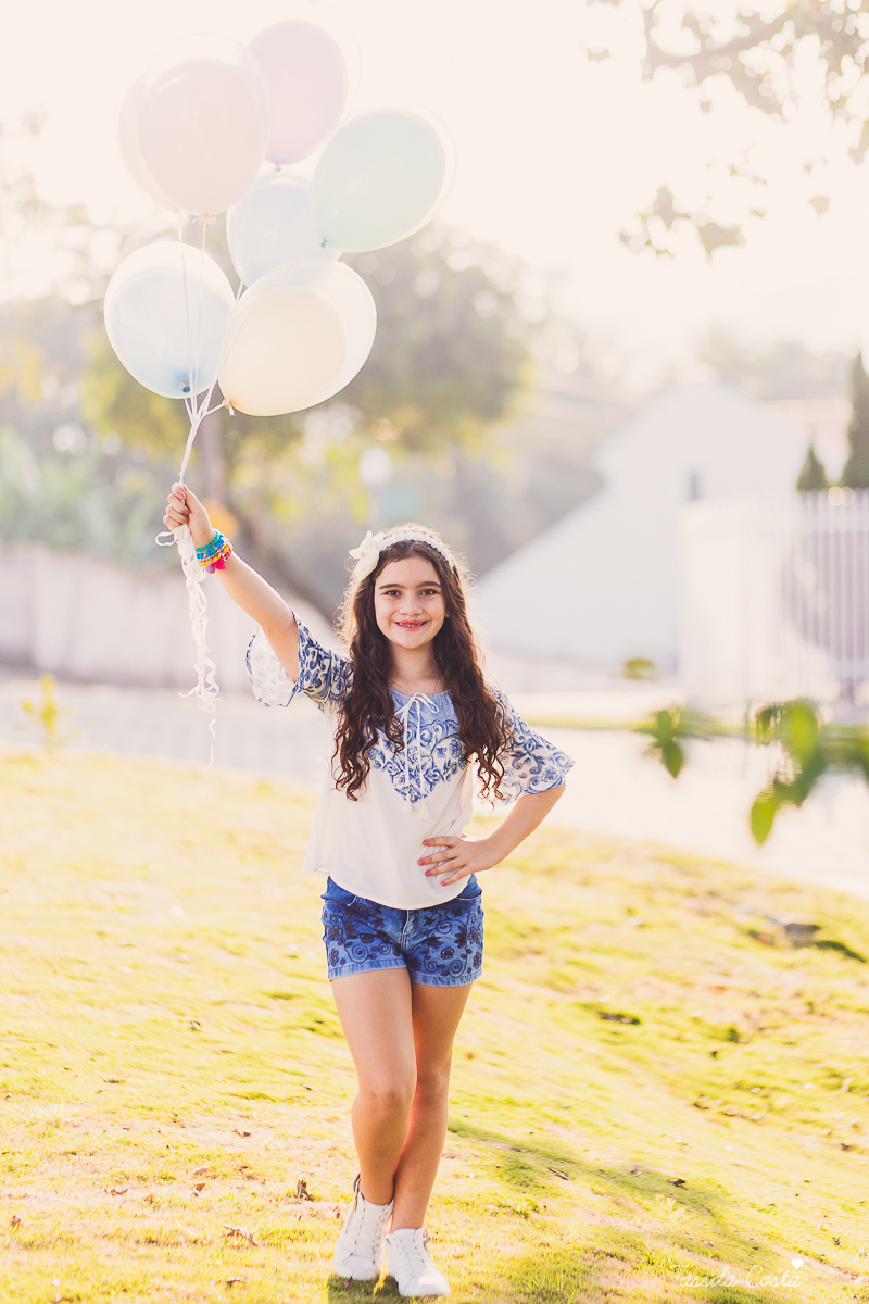 fotos feitas na ilha do frade, ensaio de família na ilha do frade, fotos de menina de 10 anos, looks para ensaio fotográfico, fotos com dia nublado em vitória es, fotografia em vitória es, fotógrafa especializada em ensaio externo, fotógrafa especializada