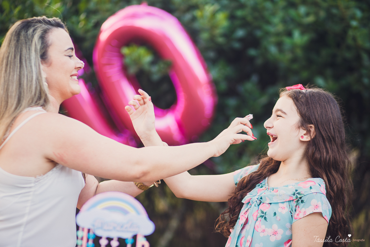 fotos feitas na ilha do frade, ensaio de família na ilha do frade, fotos de menina de 10 anos, looks para ensaio fotográfico, fotos com dia nublado em vitória es, fotografia em vitória es, fotógrafa especializada em ensaio externo, fotógrafa especializada