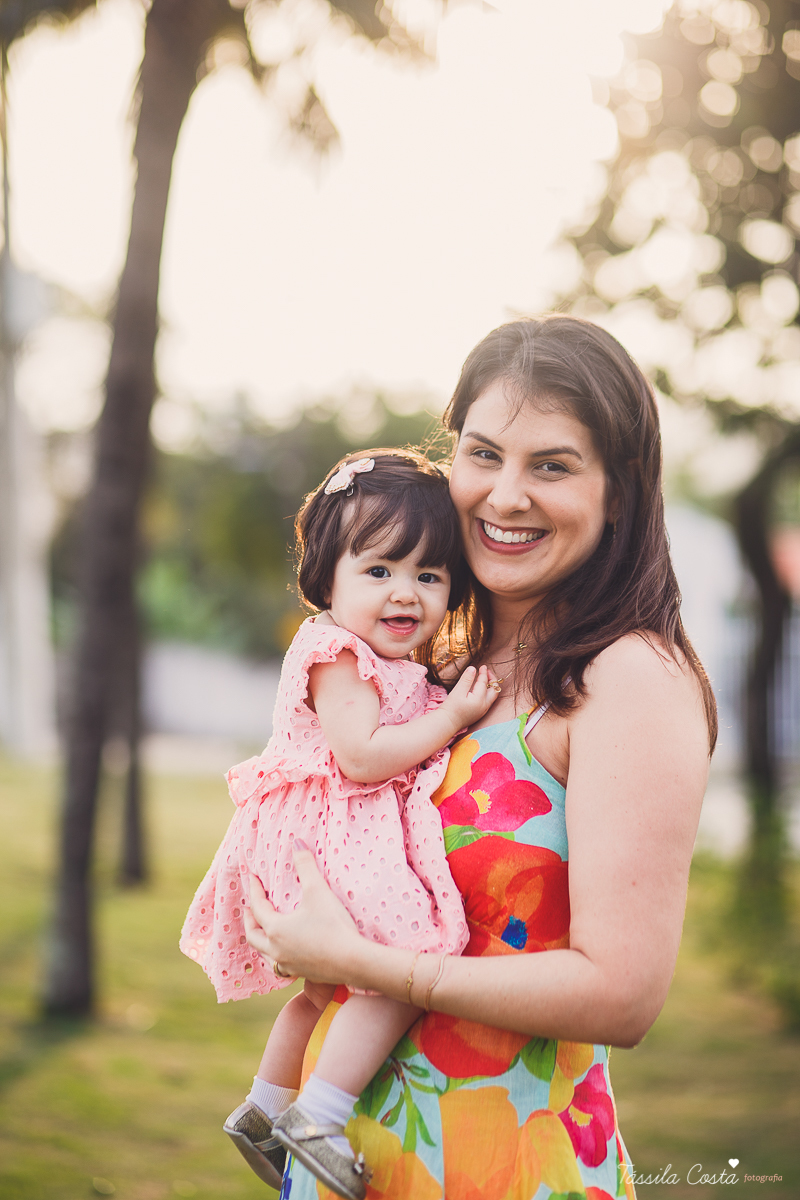 fotografia de família em Vitória ES, Praia de Camburi, Virótia ES, fotos de família, fotógrafa de familias em Vitória ES, fotos profissionais, Tássila Costa fotografia, papais de primeira viagem, acompanhamento fotográfico em Vitória, pais de menina, ES