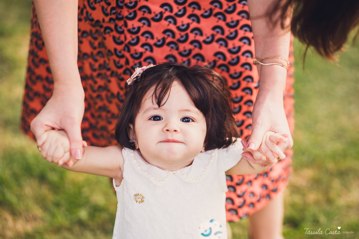fotografia de família em Vitória ES, Praia de Camburi, Virótia ES, fotos de família, fotógrafa de familias em Vitória ES, fotos profissionais, Tássila Costa fotografia, papais de primeira viagem, acompanhamento fotográfico em Vitória, pais de menina, ES