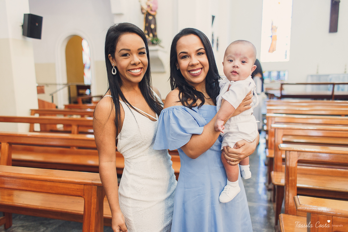 fotos de batizado no santuário de vila velha, família linda, batizando o filho Gabriel, look para batizado, fotos na hora do batizado, aonde batizar meu filho em Vila Velha ES, Santuário de Vila Velha, próximo ao terminal de Vila Velha, família católica