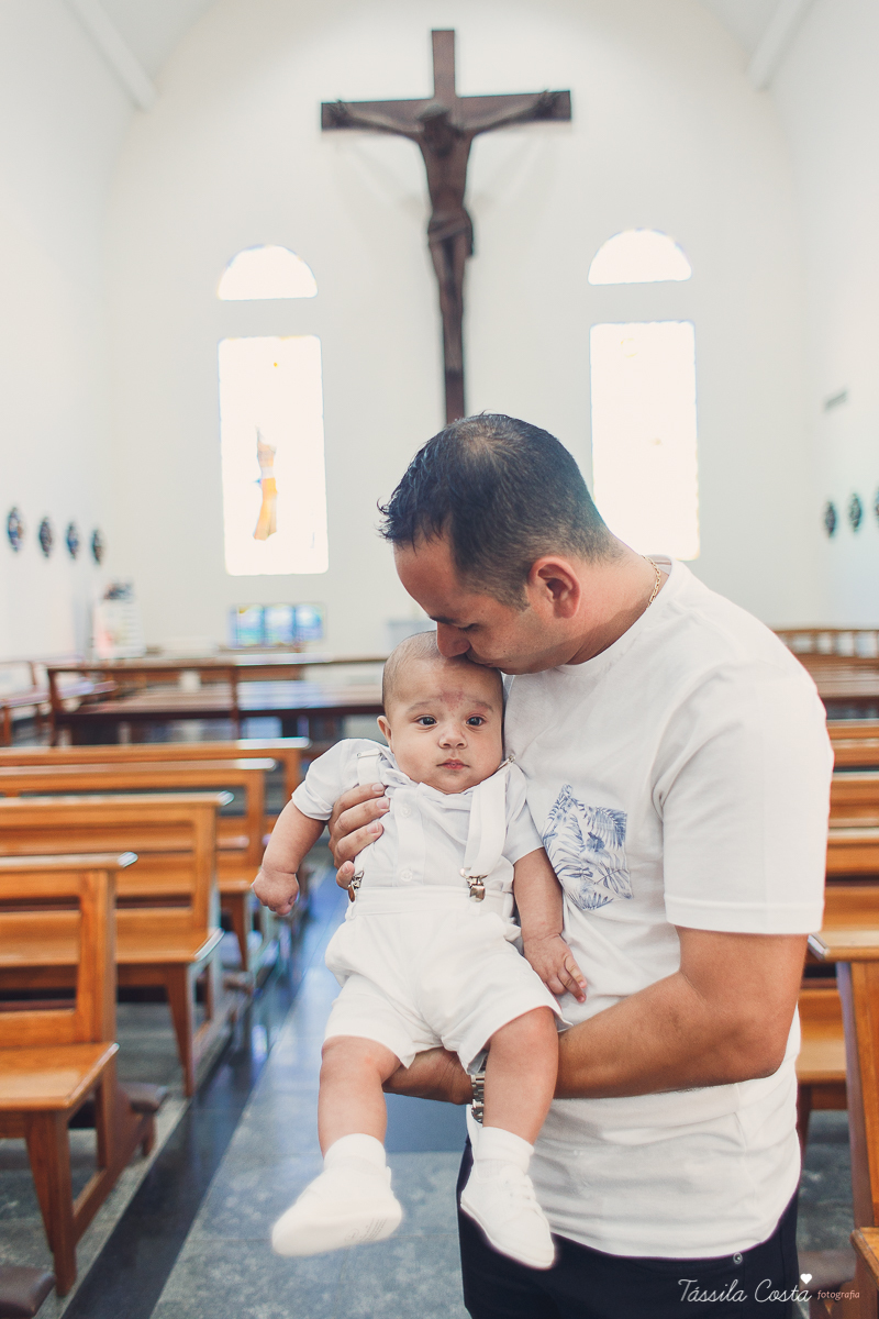 fotos de batizado no santuário de vila velha, família linda, batizando o filho Gabriel, look para batizado, fotos na hora do batizado, aonde batizar meu filho em Vila Velha ES, Santuário de Vila Velha, próximo ao terminal de Vila Velha, família católica