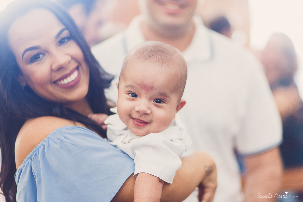 fotos de batizado no santuário de vila velha, família linda, batizando o filho Gabriel, look para batizado, fotos na hora do batizado, aonde batizar meu filho em Vila Velha ES, Santuário de Vila Velha, próximo ao terminal de Vila Velha, família católica
