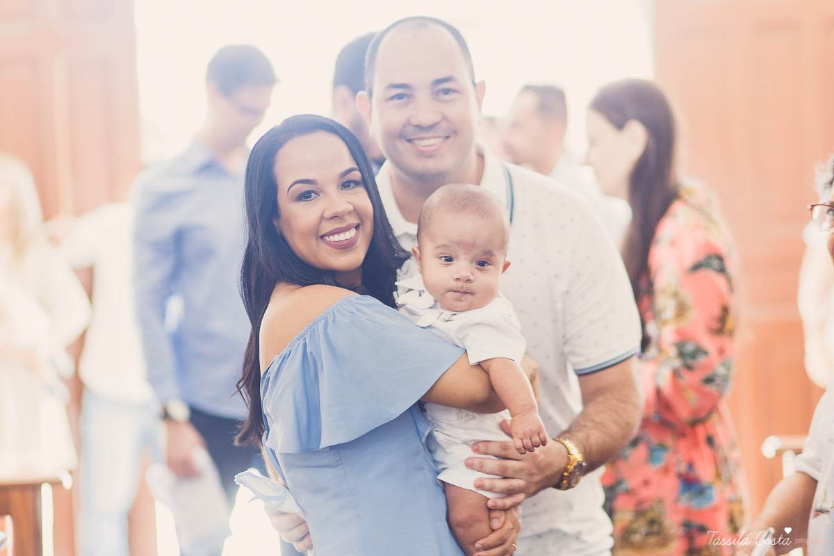 fotos de batizado no santuário de vila velha, família linda, batizando o filho Gabriel, look para batizado, fotos na hora do batizado, aonde batizar meu filho em Vila Velha ES, Santuário de Vila Velha, próximo ao terminal de Vila Velha, família católica