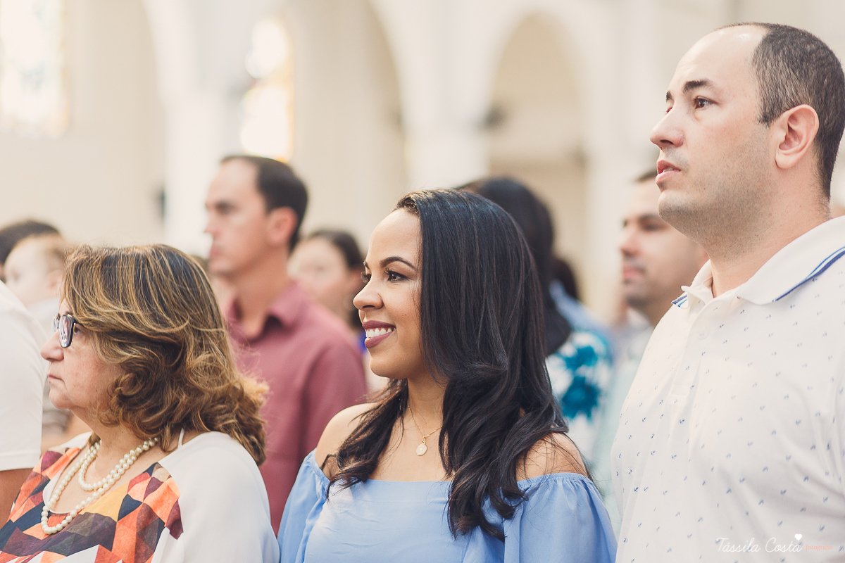fotos de batizado no santuário de vila velha, família linda, batizando o filho Gabriel, look para batizado, fotos na hora do batizado, aonde batizar meu filho em Vila Velha ES, Santuário de Vila Velha, próximo ao terminal de Vila Velha, família católica