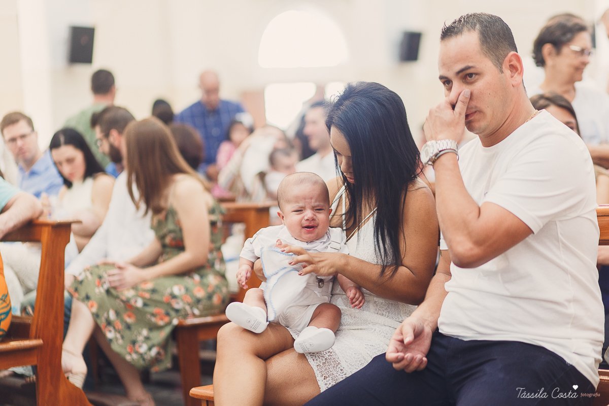 fotos de batizado no santuário de vila velha, família linda, batizando o filho Gabriel, look para batizado, fotos na hora do batizado, aonde batizar meu filho em Vila Velha ES, Santuário de Vila Velha, próximo ao terminal de Vila Velha, família católica