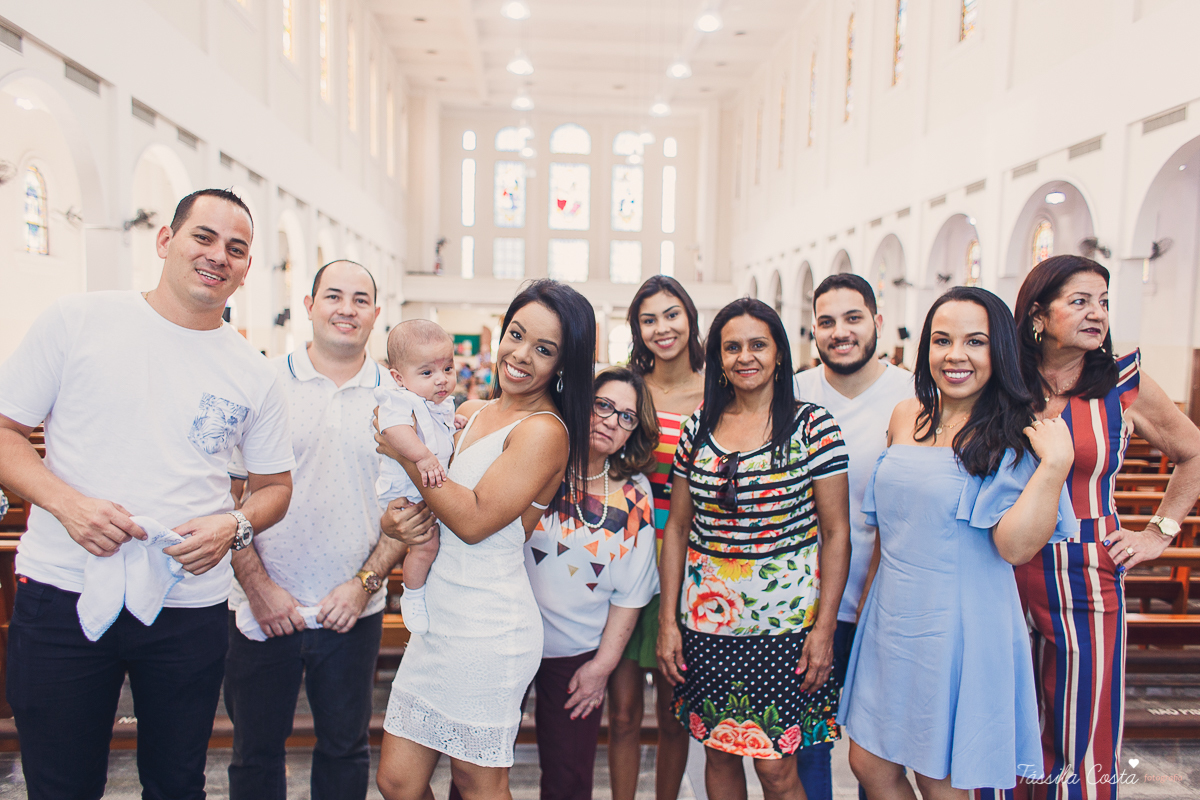 fotos de batizado no santuário de vila velha, família linda, batizando o filho Gabriel, look para batizado, fotos na hora do batizado, aonde batizar meu filho em Vila Velha ES, Santuário de Vila Velha, próximo ao terminal de Vila Velha, família católica