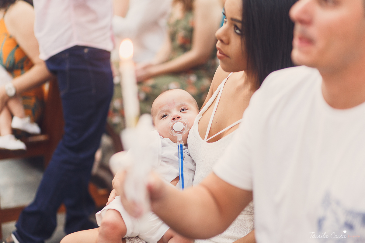 fotos de batizado no santuário de vila velha, família linda, batizando o filho Gabriel, look para batizado, fotos na hora do batizado, aonde batizar meu filho em Vila Velha ES, Santuário de Vila Velha, próximo ao terminal de Vila Velha, família católica