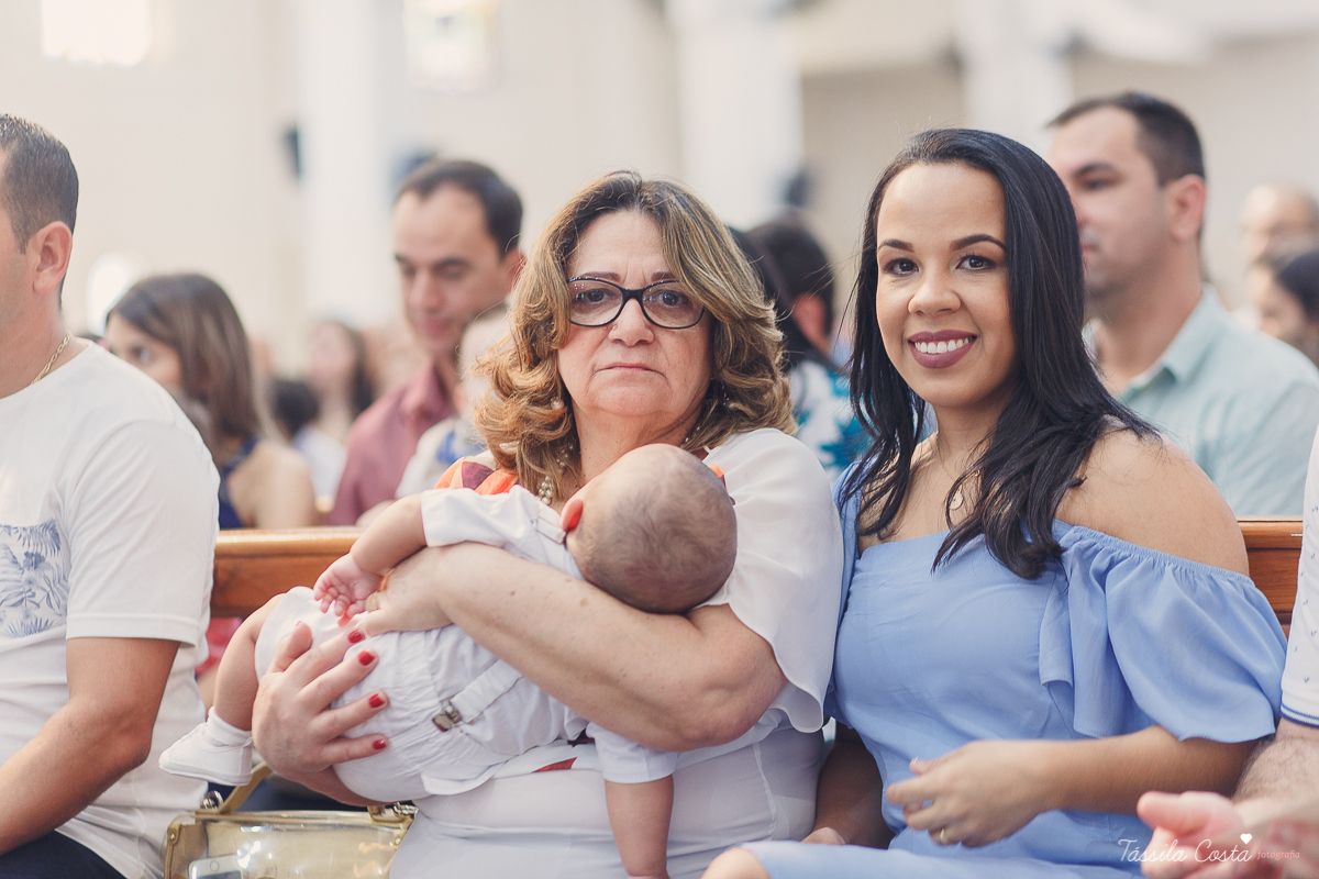 fotos de batizado no santuário de vila velha, família linda, batizando o filho Gabriel, look para batizado, fotos na hora do batizado, aonde batizar meu filho em Vila Velha ES, Santuário de Vila Velha, próximo ao terminal de Vila Velha, família católica