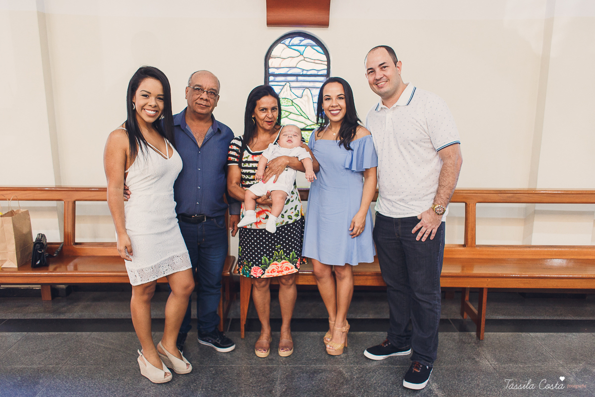 fotos de batizado no santuário de vila velha, família linda, batizando o filho Gabriel, look para batizado, fotos na hora do batizado, aonde batizar meu filho em Vila Velha ES, Santuário de Vila Velha, próximo ao terminal de Vila Velha, família católica