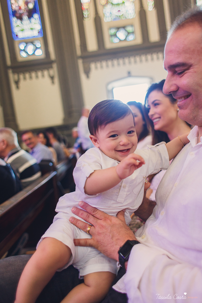batizado de Anônio Delboni, filho do cirurgião plástico Pablo Delboni, na Catedral Metropolitana de Vitória, fotos de batizado em uma igreja em Vitória ES, fotografia de família em Vitória ES, Tássila Costa fotografia, batizados na Catedral
