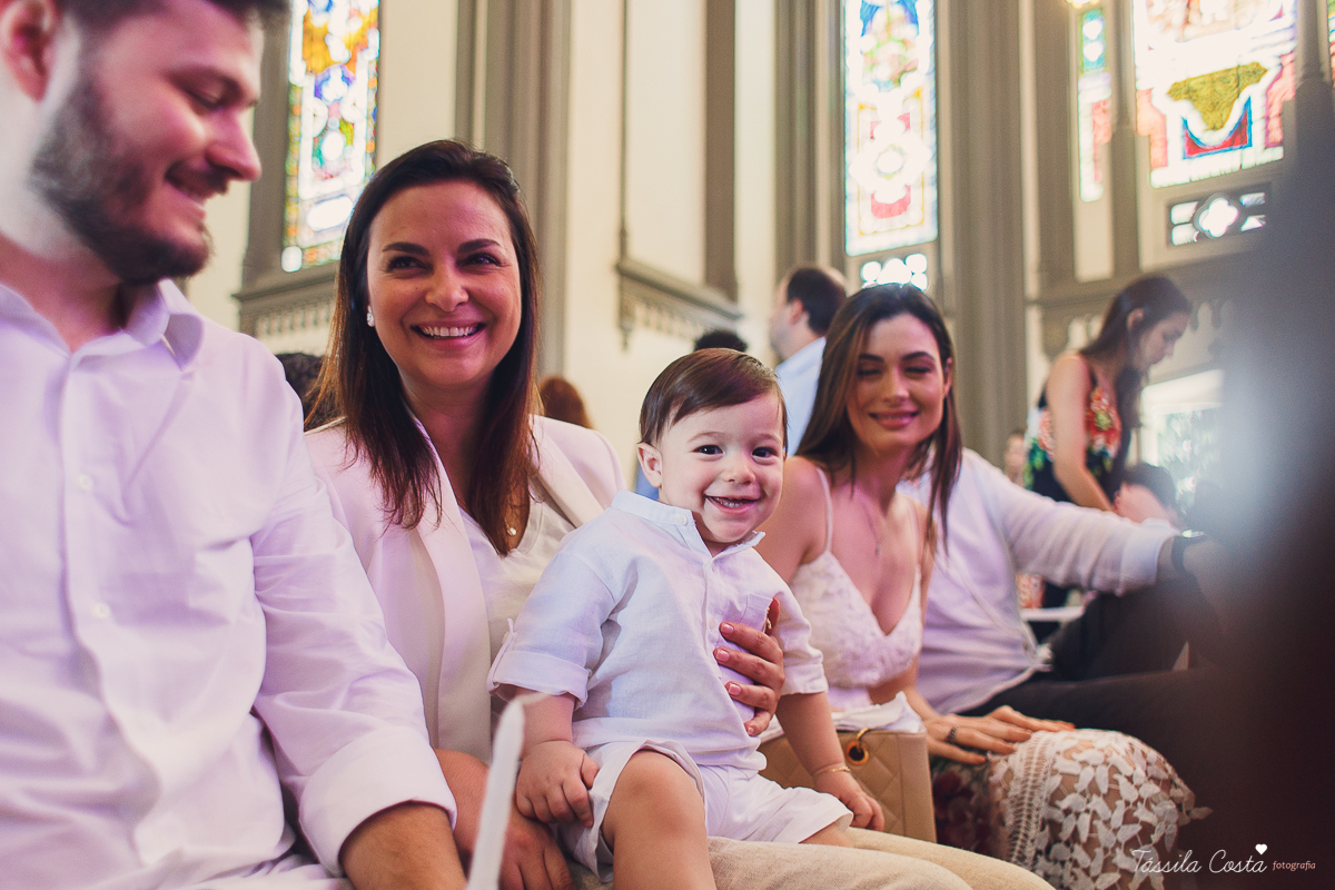 batizado de Anônio Delboni, filho do cirurgião plástico Pablo Delboni, na Catedral Metropolitana de Vitória, fotos de batizado em uma igreja em Vitória ES, fotografia de família em Vitória ES, Tássila Costa fotografia, batizados na Catedral