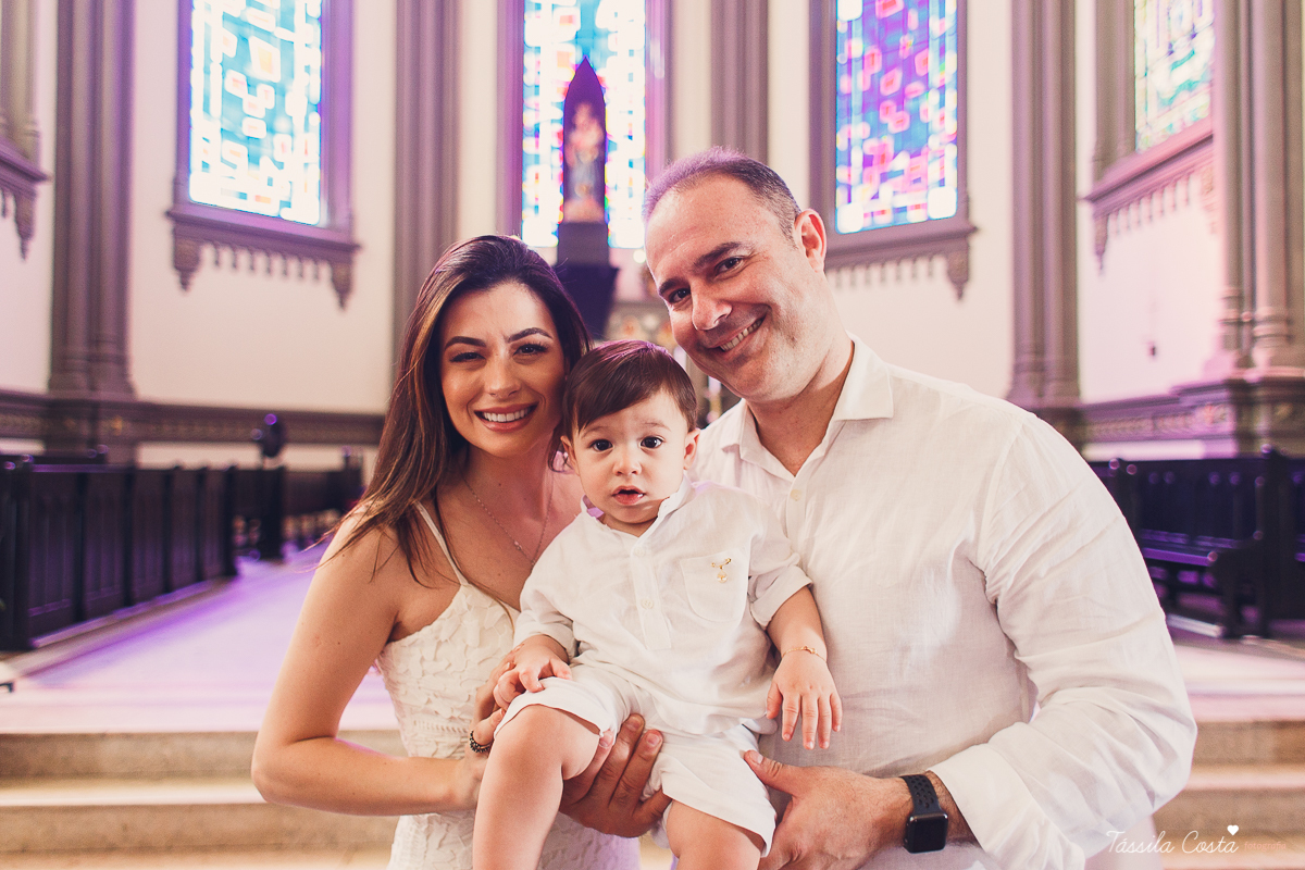 batizado de Anônio Delboni, filho do cirurgião plástico Pablo Delboni, na Catedral Metropolitana de Vitória, fotos de batizado em uma igreja em Vitória ES, fotografia de família em Vitória ES, Tássila Costa fotografia, batizados na Catedral