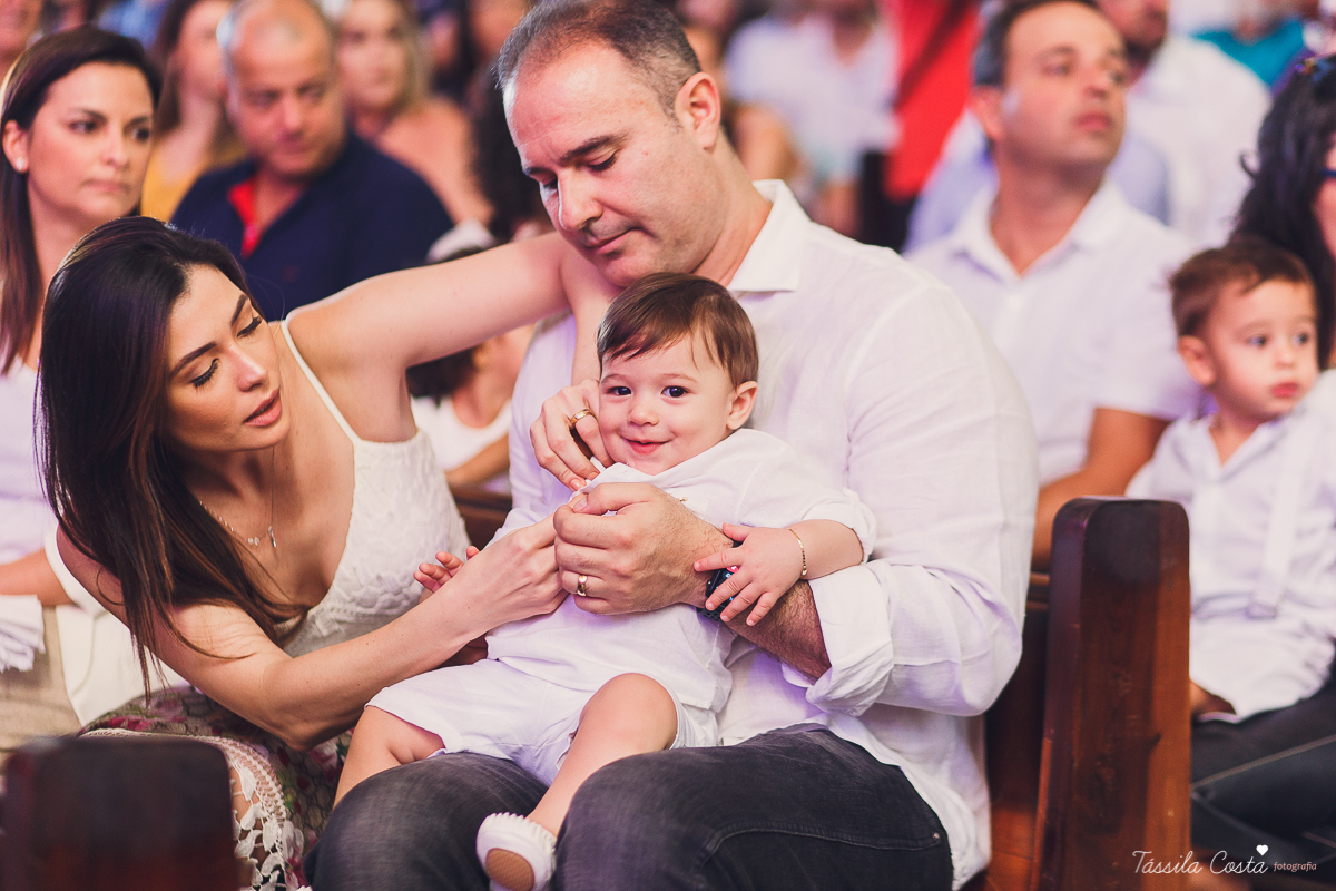 batizado de Anônio Delboni, filho do cirurgião plástico Pablo Delboni, na Catedral Metropolitana de Vitória, fotos de batizado em uma igreja em Vitória ES, fotografia de família em Vitória ES, Tássila Costa fotografia, batizados na Catedral