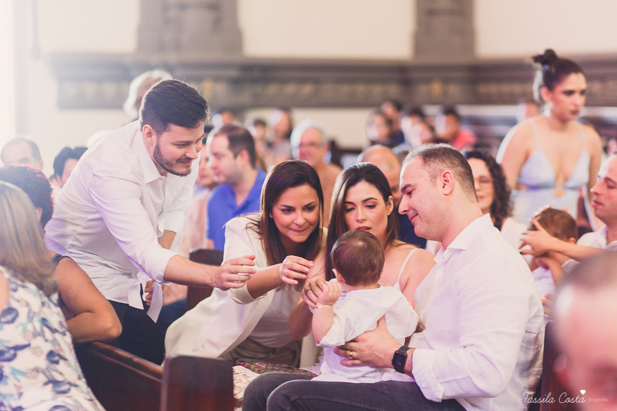batizado de Anônio Delboni, filho do cirurgião plástico Pablo Delboni, na Catedral Metropolitana de Vitória, fotos de batizado em uma igreja em Vitória ES, fotografia de família em Vitória ES, Tássila Costa fotografia, batizados na Catedral