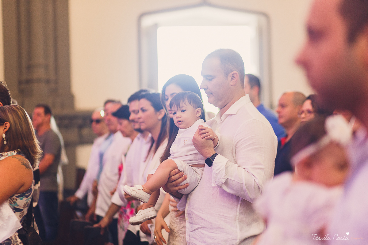 batizado de Anônio Delboni, filho do cirurgião plástico Pablo Delboni, na Catedral Metropolitana de Vitória, fotos de batizado em uma igreja em Vitória ES, fotografia de família em Vitória ES, Tássila Costa fotografia, batizados na Catedral