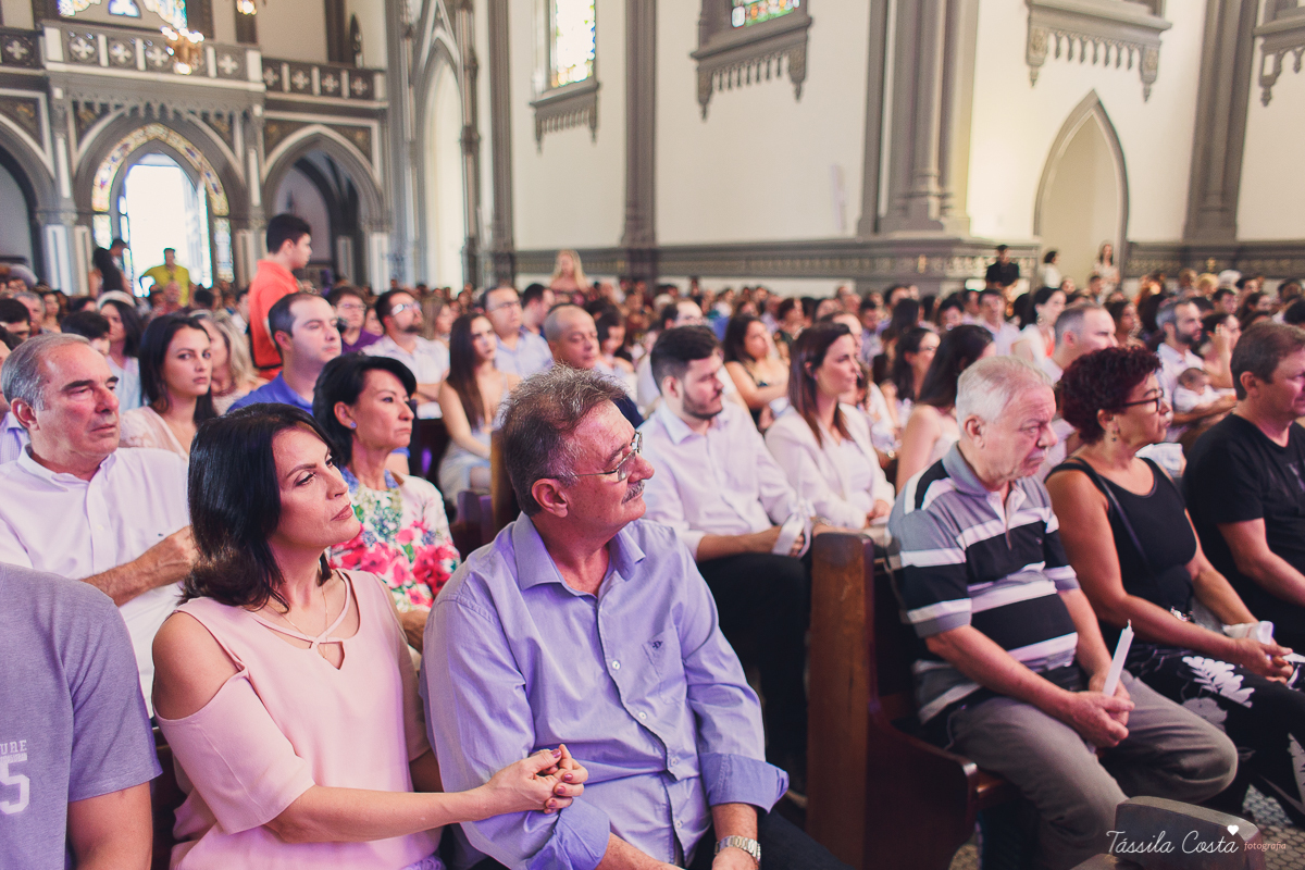batizado de Anônio Delboni, filho do cirurgião plástico Pablo Delboni, na Catedral Metropolitana de Vitória, fotos de batizado em uma igreja em Vitória ES, fotografia de família em Vitória ES, Tássila Costa fotografia, batizados na Catedral