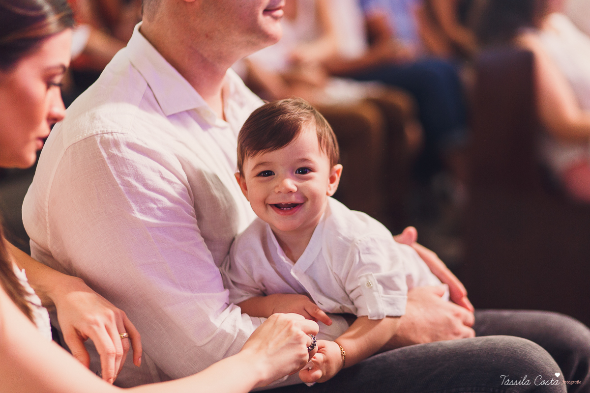 batizado de Anônio Delboni, filho do cirurgião plástico Pablo Delboni, na Catedral Metropolitana de Vitória, fotos de batizado em uma igreja em Vitória ES, fotografia de família em Vitória ES, Tássila Costa fotografia, batizados na Catedral