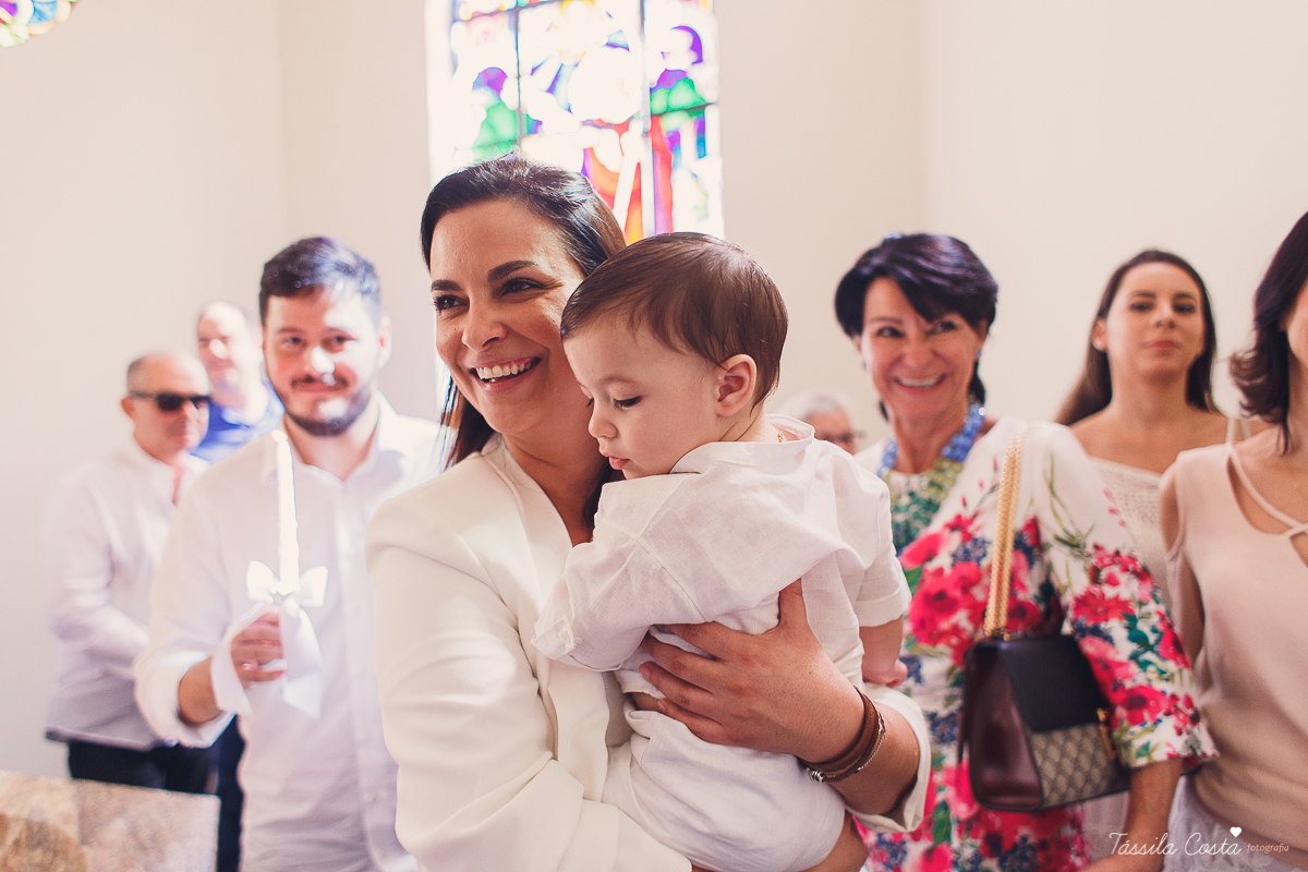 batizado de Anônio Delboni, filho do cirurgião plástico Pablo Delboni, na Catedral Metropolitana de Vitória, fotos de batizado em uma igreja em Vitória ES, fotografia de família em Vitória ES, Tássila Costa fotografia, batizados na Catedral
