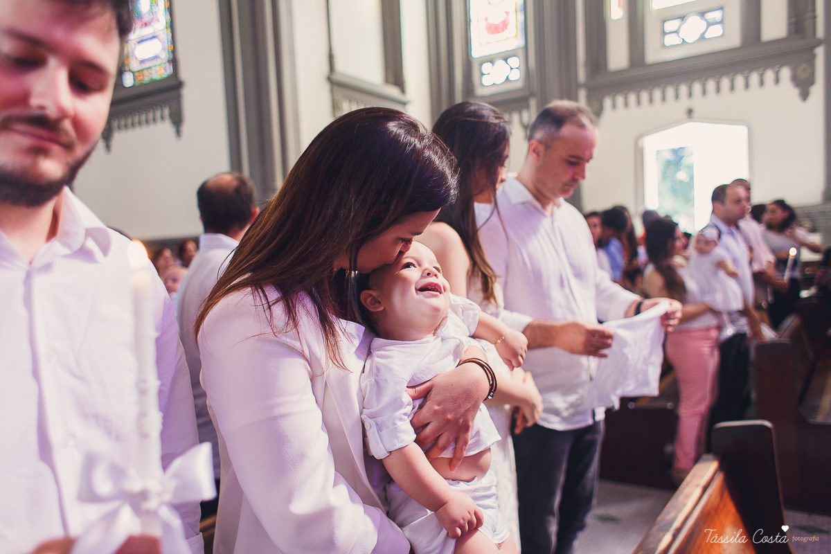 batizado de Anônio Delboni, filho do cirurgião plástico Pablo Delboni, na Catedral Metropolitana de Vitória, fotos de batizado em uma igreja em Vitória ES, fotografia de família em Vitória ES, Tássila Costa fotografia, batizados na Catedral