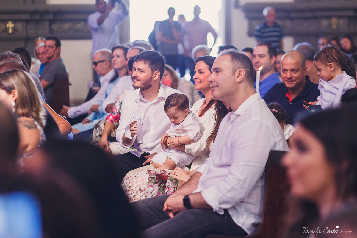 batizado de Anônio Delboni, filho do cirurgião plástico Pablo Delboni, na Catedral Metropolitana de Vitória, fotos de batizado em uma igreja em Vitória ES, fotografia de família em Vitória ES, Tássila Costa fotografia, batizados na Catedral