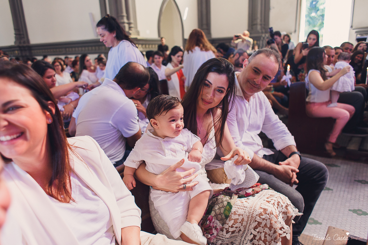 batizado de Anônio Delboni, filho do cirurgião plástico Pablo Delboni, na Catedral Metropolitana de Vitória, fotos de batizado em uma igreja em Vitória ES, fotografia de família em Vitória ES, Tássila Costa fotografia, batizados na Catedral