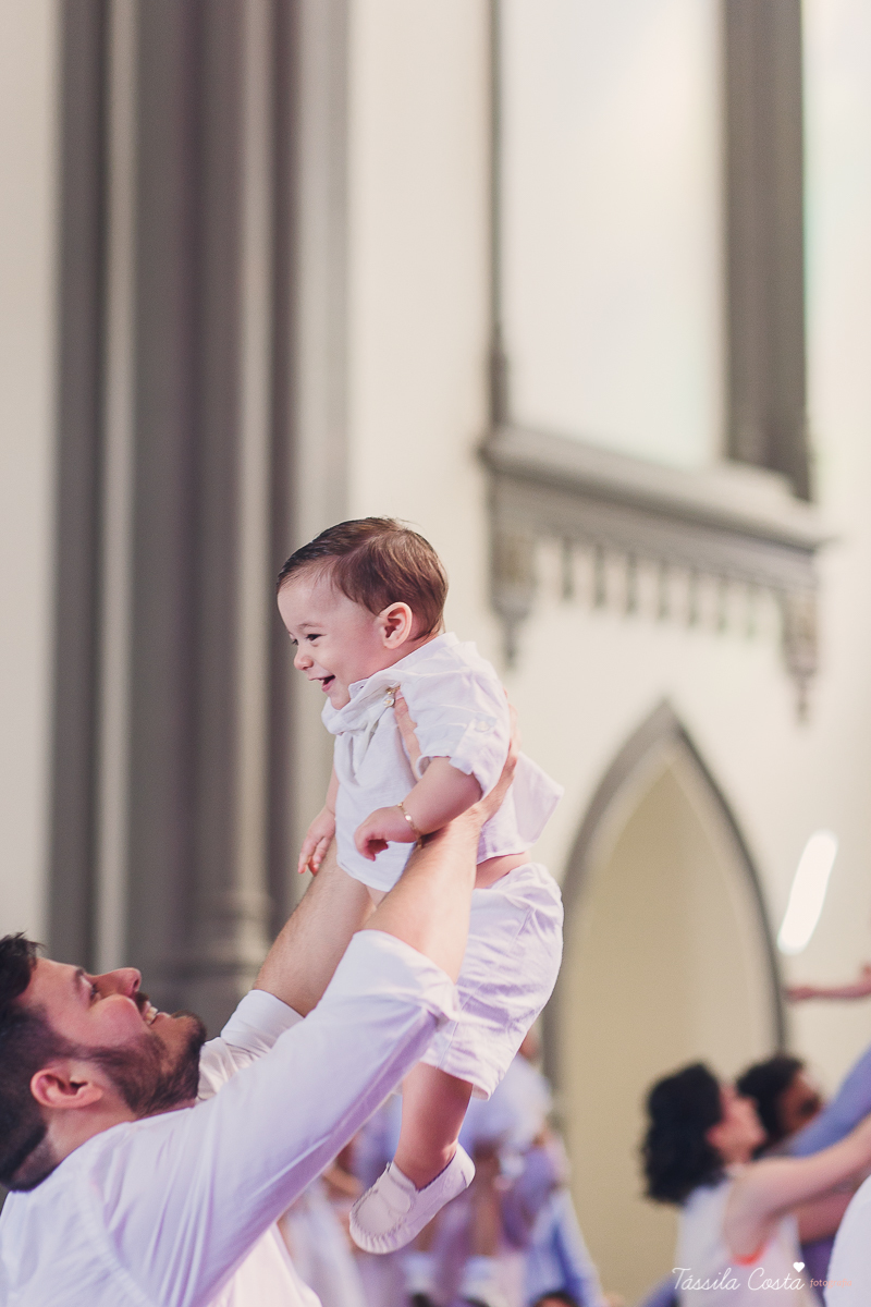 batizado de Anônio Delboni, filho do cirurgião plástico Pablo Delboni, na Catedral Metropolitana de Vitória, fotos de batizado em uma igreja em Vitória ES, fotografia de família em Vitória ES, Tássila Costa fotografia, batizados na Catedral