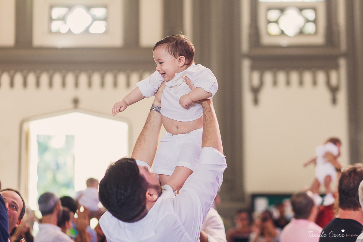 batizado de Anônio Delboni, filho do cirurgião plástico Pablo Delboni, na Catedral Metropolitana de Vitória, fotos de batizado em uma igreja em Vitória ES, fotografia de família em Vitória ES, Tássila Costa fotografia, batizados na Catedral