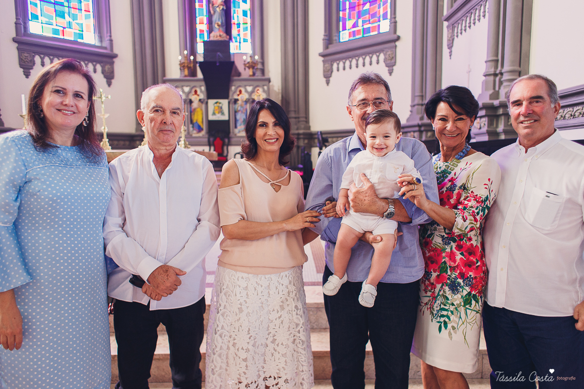 batizado de Anônio Delboni, filho do cirurgião plástico Pablo Delboni, na Catedral Metropolitana de Vitória, fotos de batizado em uma igreja em Vitória ES, fotografia de família em Vitória ES, Tássila Costa fotografia, batizados na Catedral