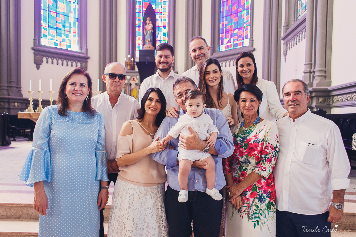 batizado de Anônio Delboni, filho do cirurgião plástico Pablo Delboni, na Catedral Metropolitana de Vitória, fotos de batizado em uma igreja em Vitória ES, fotografia de família em Vitória ES, Tássila Costa fotografia, batizados na Catedral