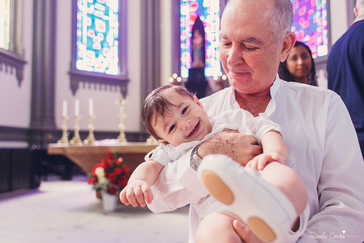 batizado de Anônio Delboni, filho do cirurgião plástico Pablo Delboni, na Catedral Metropolitana de Vitória, fotos de batizado em uma igreja em Vitória ES, fotografia de família em Vitória ES, Tássila Costa fotografia, batizados na Catedral