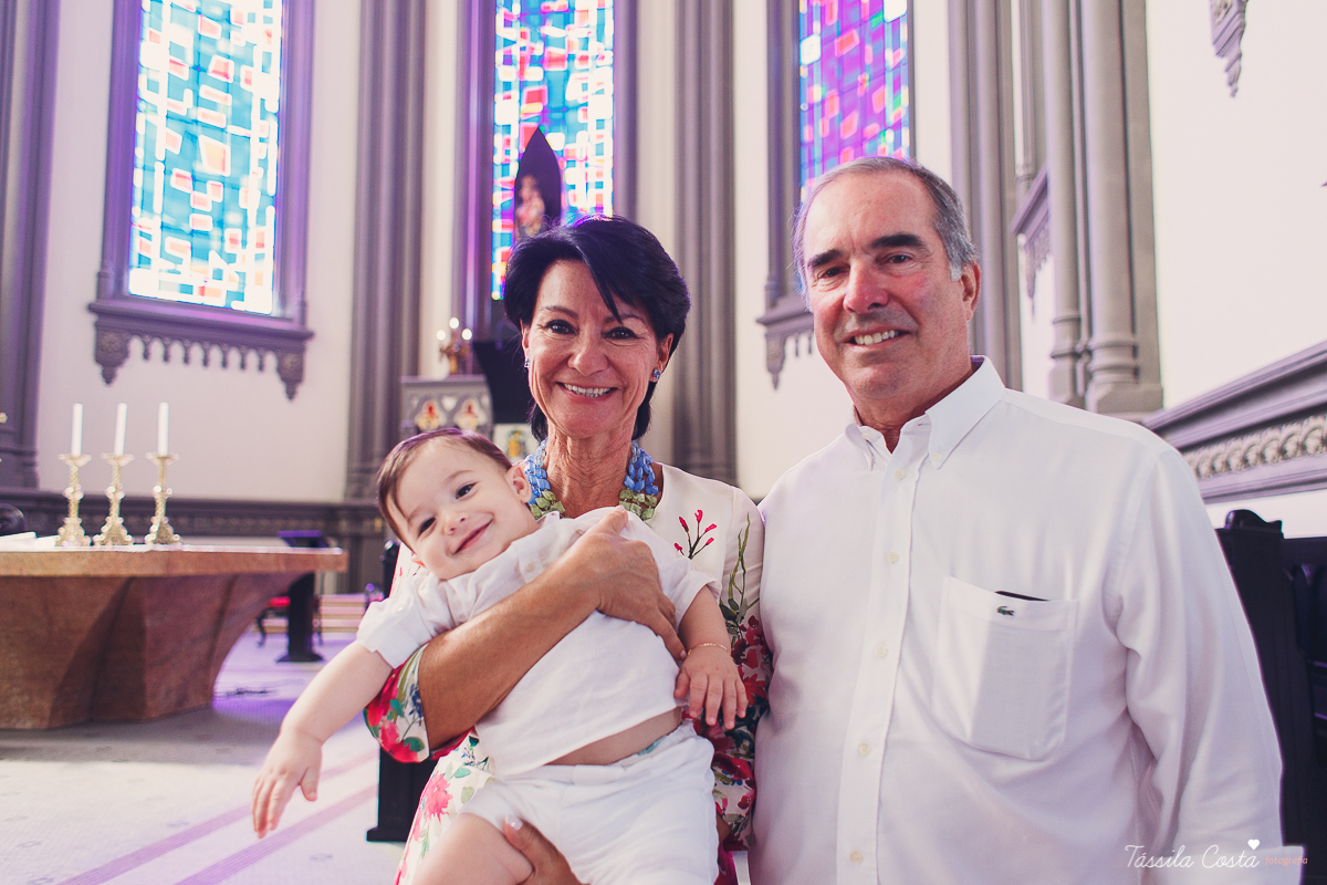 batizado de Anônio Delboni, filho do cirurgião plástico Pablo Delboni, na Catedral Metropolitana de Vitória, fotos de batizado em uma igreja em Vitória ES, fotografia de família em Vitória ES, Tássila Costa fotografia, batizados na Catedral