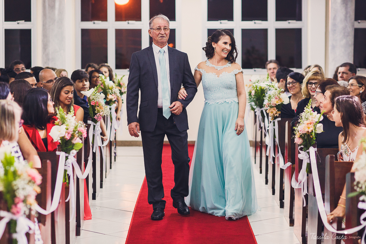 casamento na igreja Batista em Campo Grande, Kaio e Marina, noivos batistas, casamento batista, casamento depois de 10 anos de namoro, fotografia de casamento em Cariacica, casamento na igreja, fotos de casamento na Igreja Batista, mãe da noiva, 