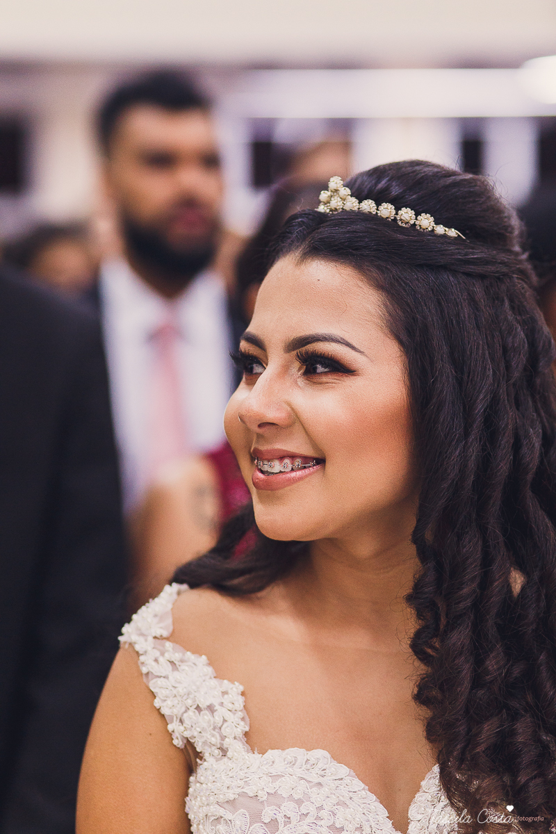 noivo apaixonado, noivo lindo, casamento com o amor da sua vida, casamento econômico, casamento pequeno, ideias para casamento apenas na igreja, casamento sem festa, noivos felizes, vestido de noiva tradicional, aninha noivas vitória es, tássila costa