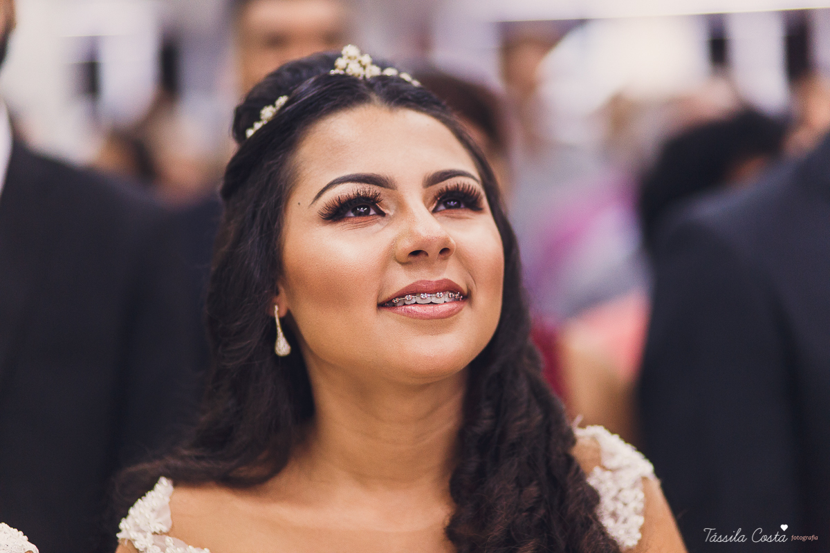 noivo apaixonado, noivo lindo, casamento com o amor da sua vida, casamento econômico, casamento pequeno, ideias para casamento apenas na igreja, casamento sem festa, noivos felizes, vestido de noiva tradicional, aninha noivas vitória es, tássila costa