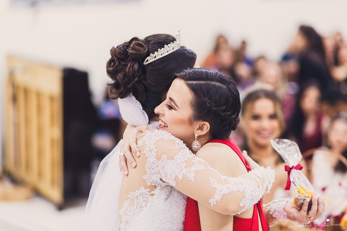 noivo apaixonado, noivo lindo, casamento com o amor da sua vida, casamento econômico, casamento pequeno, ideias para casamento apenas na igreja, casamento sem festa, noivos felizes, vestido de noiva tradicional, aninha noivas vitória es, tássila noivcosta