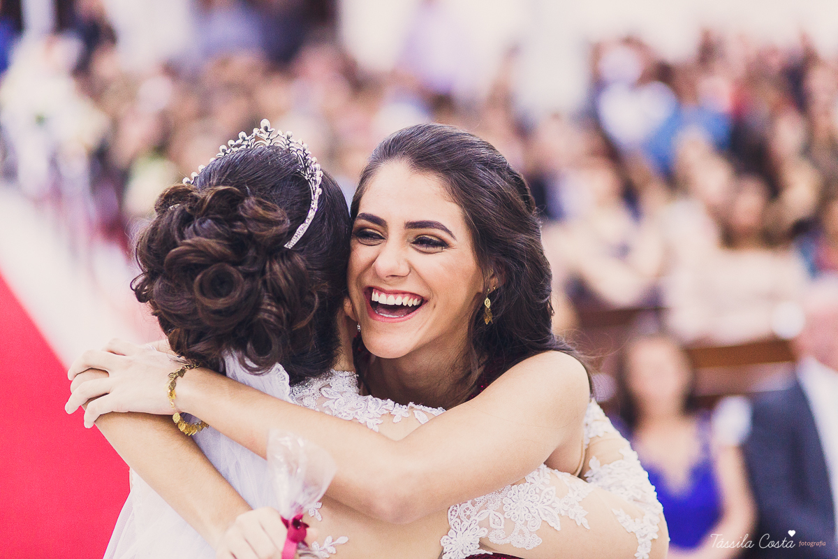 noivo apaixonado, noivo lindo, casamento com o amor da sua vida, casamento econômico, casamento pequeno, ideias para casamento apenas na igreja, casamento sem festa, noivos felizes, vestido de noiva tradicional, aninha noivas vitória es, tássila costa