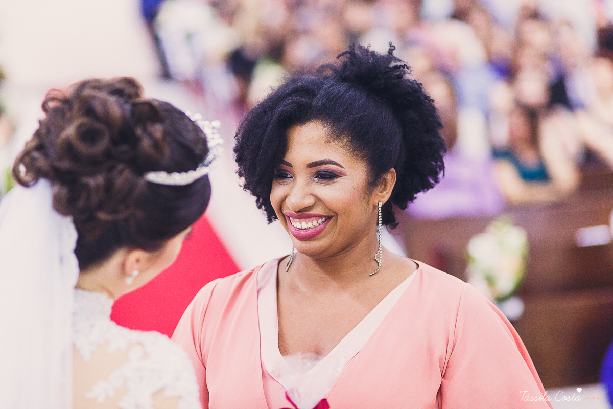 noivo apaixonado, noivo lindo, casamento com o amor da sua vida, casamento econômico, casamento pequeno, ideias para casamento apenas na igreja, casamento sem festa, noivos felizes, vestido de noiva tradicional, aninha noivas vitória es, tássila costa