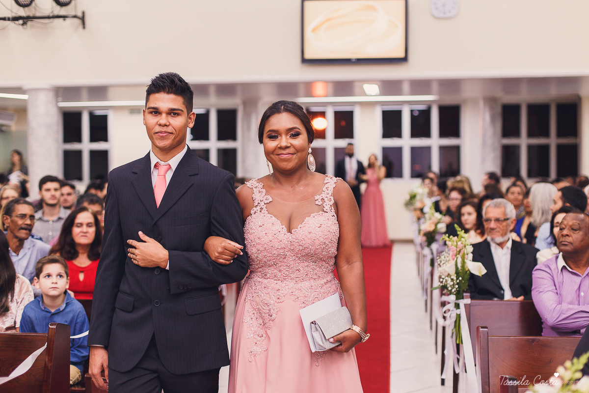 casamento na igreja Batista em Campo Grande, Kaio e Marina, noivos batistas, casamento batista, casamento depois de 10 anos de namoro, fotografia de casamento em Cariacica, casamento na igreja, fotos de casamento na Igreja Batista, mãe da noiva, 