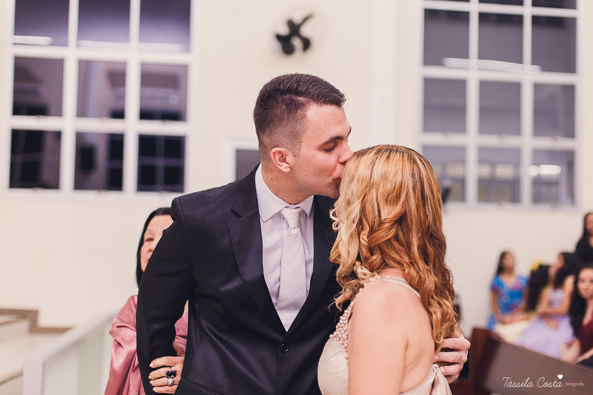 casamento na igreja Batista em Campo Grande, Kaio e Marina, noivos batistas, casamento batista, casamento depois de 10 anos de namoro, fotografia de casamento em Cariacica, casamento na igreja, fotos de casamento na Igreja Batista, mãe da noiva, 