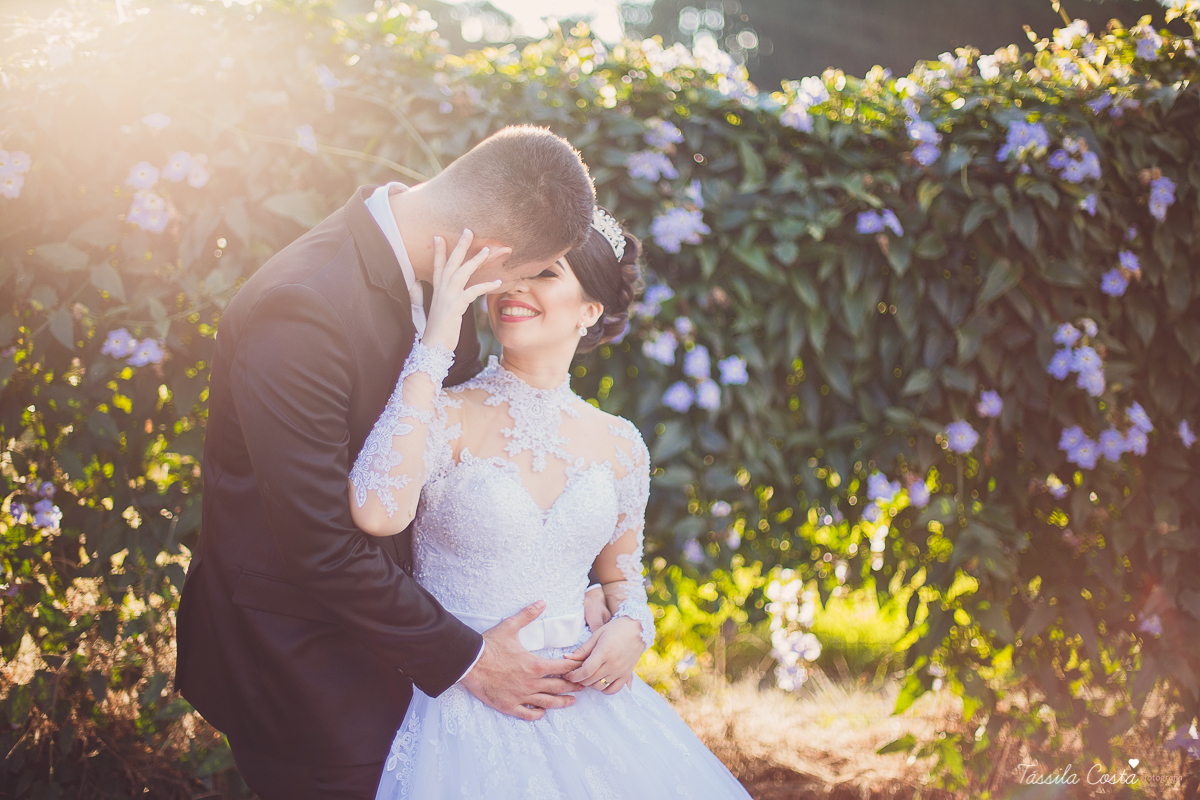 fotos externas de casamento, ideias para fotos de casamento, externas dos noivos, fotos em Pedra Azul, Domingos Martins para fazer fotos pós casamento, lugar lindo em Pedra Azul para fotos de casamento, fotos após o casamento com os noivos, tássila costa 