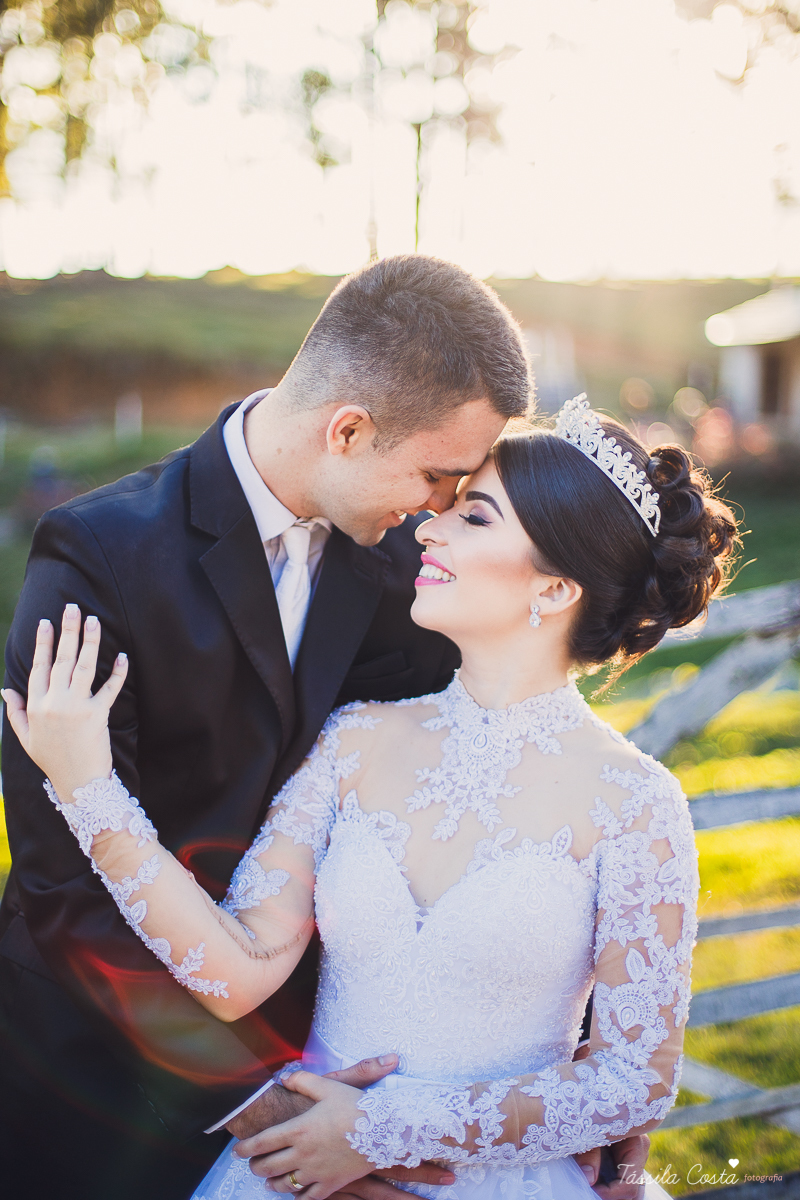 fotos externas de casamento, ideias para fotos de casamento, externas dos noivos, fotos em Pedra Azul, Domingos Martins para fazer fotos pós casamento, lugar lindo em Pedra Azul para fotos de casamento, fotos após o casamento com os noivos, tássila costa 